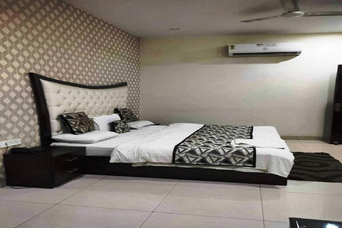 Hotel Mandakini Lush Kānpur Eksteriør bilde